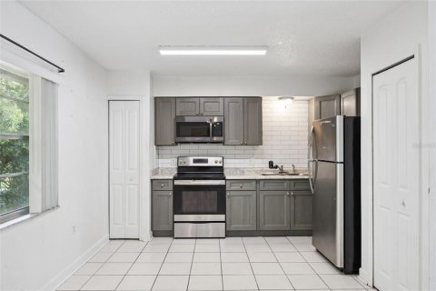House in Orange City, Florida 3 bedrooms, 105.35 sq.m. № 2157634 - photo 17