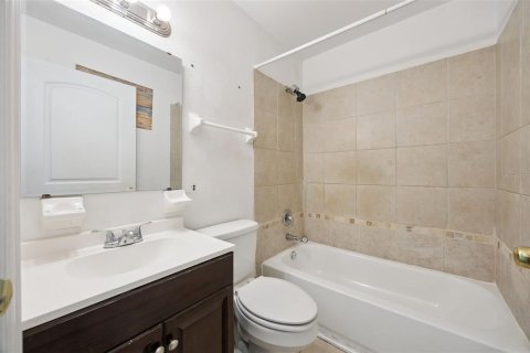 House in Orange City, Florida 3 bedrooms, 105.35 sq.m. № 2157634 - photo 26