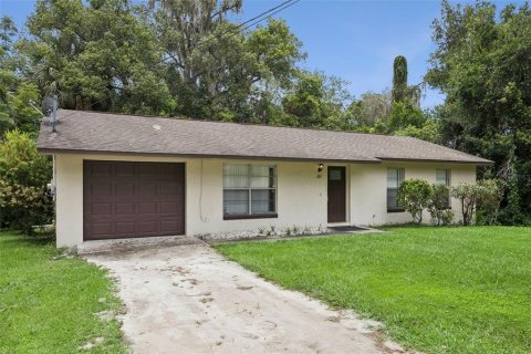 House in Orange City, Florida 3 bedrooms, 105.35 sq.m. № 2157634 - photo 4