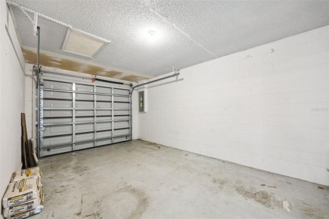 House in Orange City, Florida 3 bedrooms, 105.35 sq.m. № 2157634 - photo 29