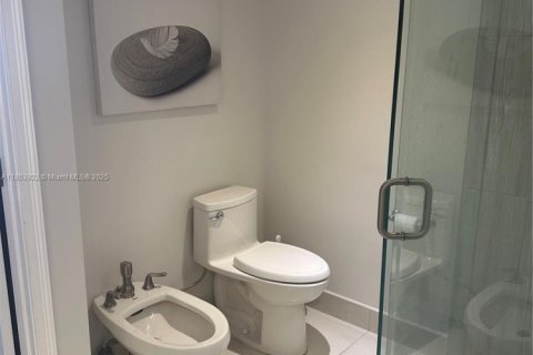 Condo in Miami, Florida, 2 bedrooms  № 1893023 - photo 7