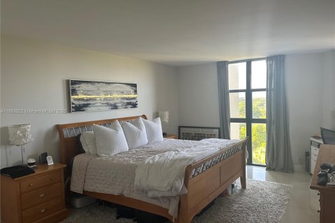 Condo in Miami, Florida, 2 bedrooms  № 1893023 - photo 3