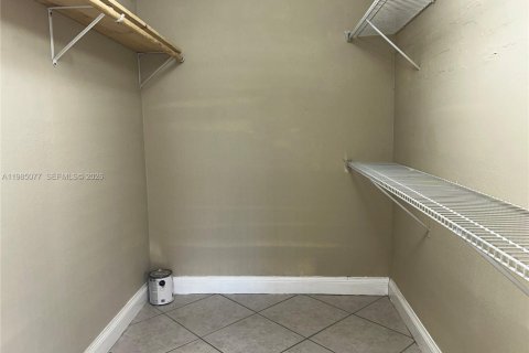 Снять в аренду кондоминиум в Хайалиа, Флорида 2 спальни, 95.22м2, № 2050870 - фото 11