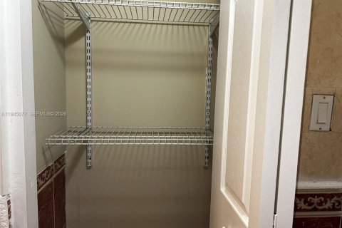 Снять в аренду кондоминиум в Хайалиа, Флорида 2 спальни, 95.22м2, № 2050870 - фото 15