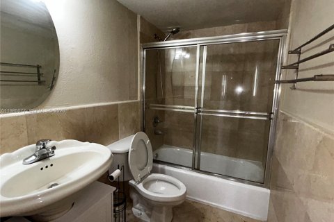 Снять в аренду кондоминиум в Хайалиа, Флорида 2 спальни, 95.22м2, № 2050870 - фото 9