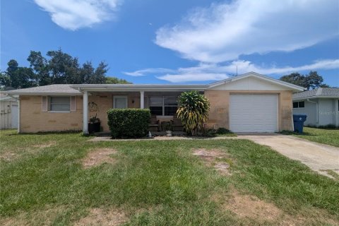 Casa en venta en Port Richey, Florida, 2 dormitorios, 110 m2 № 1887087 - foto 1