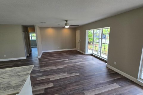 Casa en venta en Tampa, Florida, 4 dormitorios, 178.84 m2 № 1858323 - foto 20