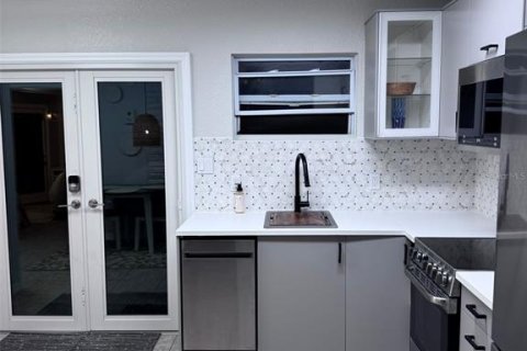 House in Sarasota, Florida 4 bedrooms, 212.28 sq.m. № 1539450 - photo 15