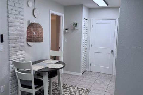 House in Sarasota, Florida 4 bedrooms, 212.28 sq.m. № 1539450 - photo 14