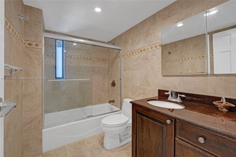 Copropriété à vendre à Hollywood, Floride: 2 chambres, 119.57 m2 № 2037247 - photo 25