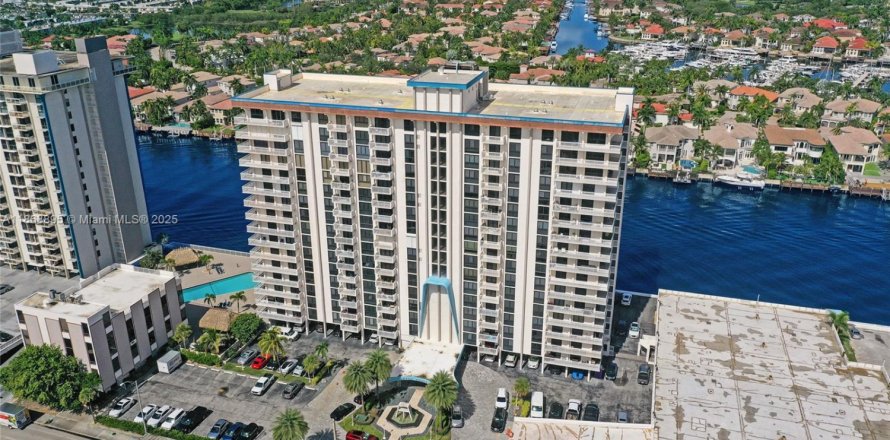 Condo à Hollywood, Floride, 2 chambres  № 2037247