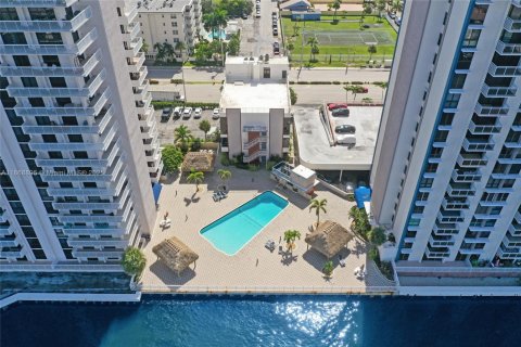 Copropriété à vendre à Hollywood, Floride: 2 chambres, 119.57 m2 № 2037247 - photo 5