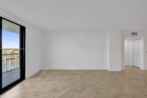 Copropriété à vendre à Hollywood, Floride: 2 chambres, 119.57 m2 № 2037247 - photo 24