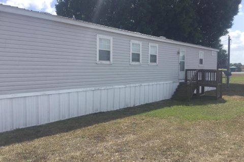 Casa en Moore Haven, Florida 2 dormitorios, 120.68 m2 № 2145986