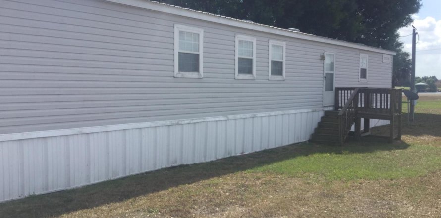 Casa en Moore Haven, Florida 2 dormitorios, 120.68 m2 № 2145986