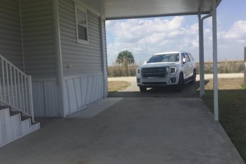 Casa en venta en Moore Haven, Florida, 2 dormitorios, 120.68 m2 № 2145986 - foto 3