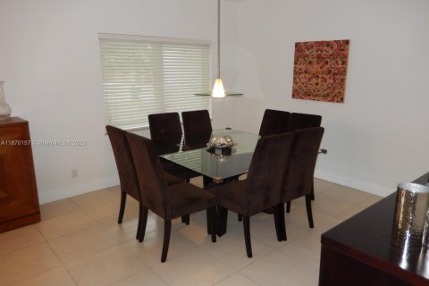Casa en alquiler en Pinecrest, Florida, 4 dormitorios, 263.29 m2 № 1950929 - foto 4
