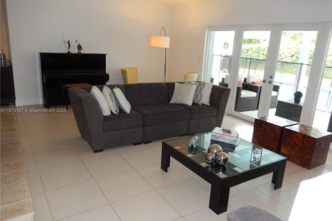 Casa en alquiler en Pinecrest, Florida, 4 dormitorios, 263.29 m2 № 1950929 - foto 7