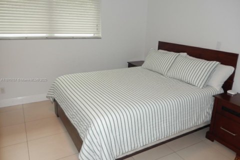 Casa en alquiler en Pinecrest, Florida, 4 dormitorios, 263.29 m2 № 1950929 - foto 20