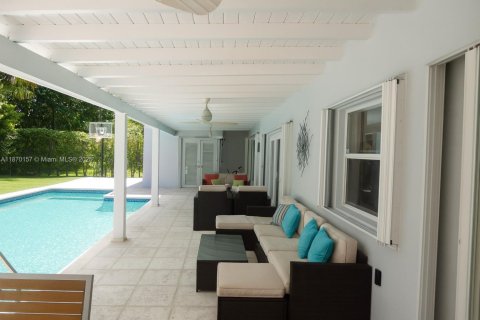 Casa en alquiler en Pinecrest, Florida, 4 dormitorios, 263.29 m2 № 1950929 - foto 28