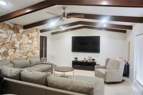 Casa en alquiler en Pinecrest, Florida, 4 dormitorios, 263.29 m2 № 1950929 - foto 9