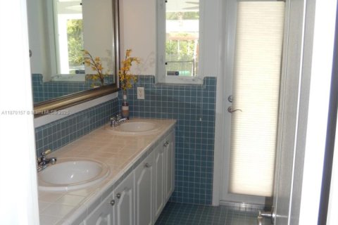 Casa en alquiler en Pinecrest, Florida, 4 dormitorios, 263.29 m2 № 1950929 - foto 11