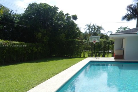Casa en alquiler en Pinecrest, Florida, 4 dormitorios, 263.29 m2 № 1950929 - foto 25