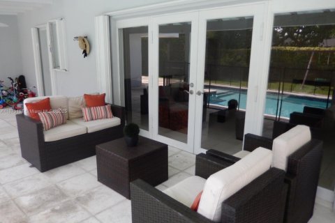 Casa en alquiler en Pinecrest, Florida, 4 dormitorios, 263.29 m2 № 1950929 - foto 24