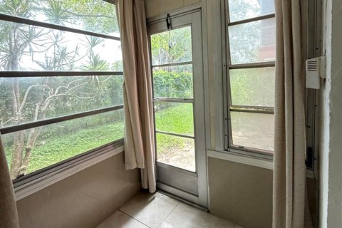 Купить кондоминиум в Уэст-Палм-Бич, Флорида 5 комнат, 82.5м2, № 2177159 - фото 9