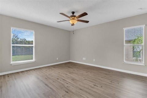 House in Tavares, Florida 4 bedrooms, 164.62 sq.m. № 2419895 - photo 28