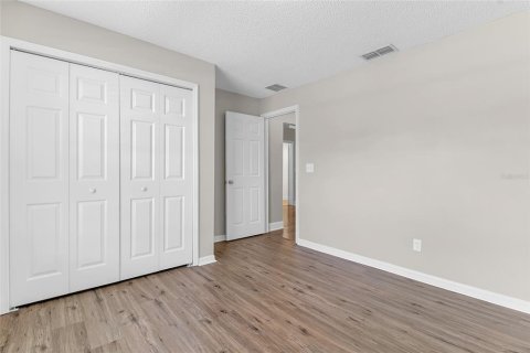 House in Tavares, Florida 4 bedrooms, 164.62 sq.m. № 2419895 - photo 13