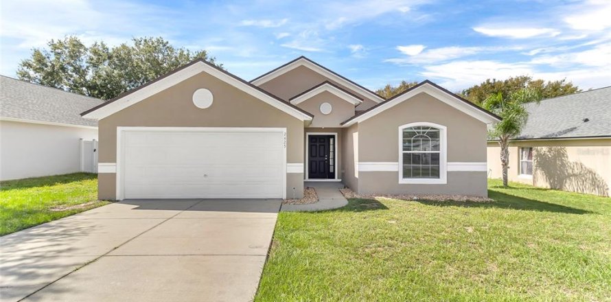 House in Tavares, Florida 4 bedrooms, 164.62 sq.m. № 2419895