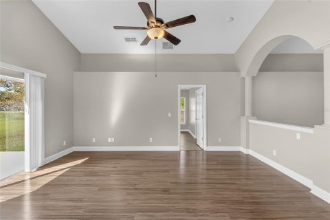 House in Tavares, Florida 4 bedrooms, 164.62 sq.m. № 2419895 - photo 27