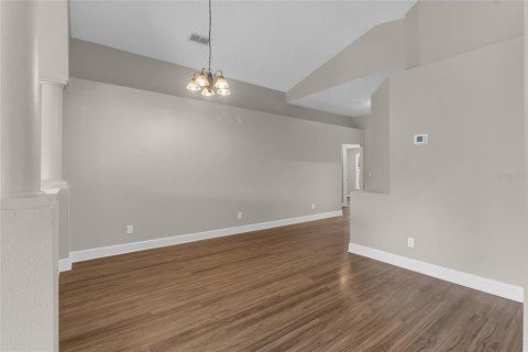 House in Tavares, Florida 4 bedrooms, 164.62 sq.m. № 2419895 - photo 21