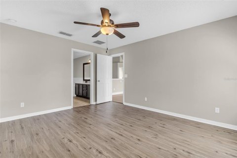 House in Tavares, Florida 4 bedrooms, 164.62 sq.m. № 2419895 - photo 29