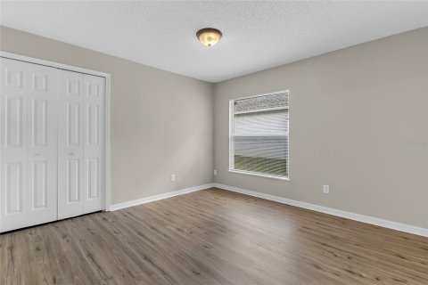 House in Tavares, Florida 4 bedrooms, 164.62 sq.m. № 2419895 - photo 22