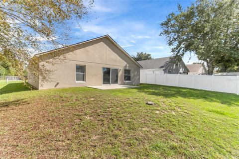 House in Tavares, Florida 4 bedrooms, 164.62 sq.m. № 2419895 - photo 5