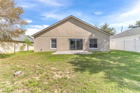 House in Tavares, Florida 4 bedrooms, 164.62 sq.m. № 2419895 - photo 6