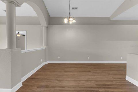 House in Tavares, Florida 4 bedrooms, 164.62 sq.m. № 2419895 - photo 20