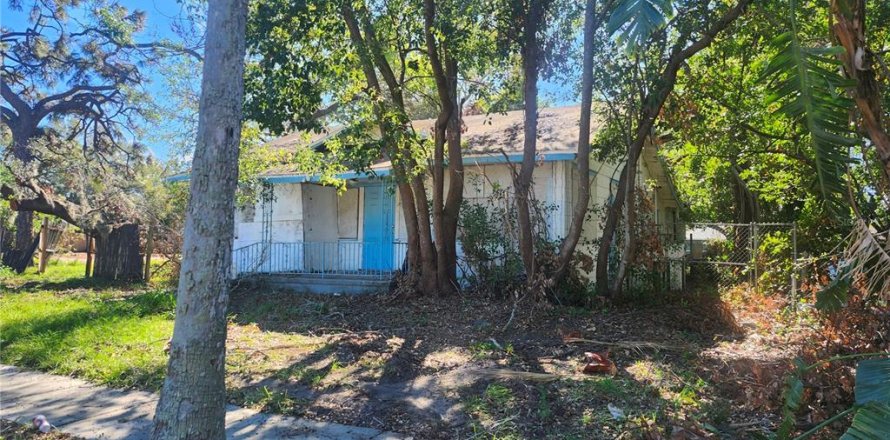 Villa ou maison à Saint Petersburg, Floride 9 chambres, 115.2 m2 № 1872929