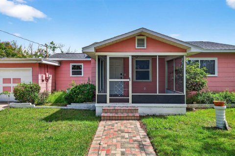 House in Tarpon Springs, Florida 3 bedrooms, 180.97 sq.m. № 1824666 - photo 3