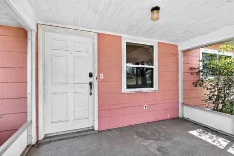 House in Tarpon Springs, Florida 3 bedrooms, 180.97 sq.m. № 1824666 - photo 4