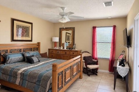 Villa ou maison à vendre à Kissimmee, Floride: 4 chambres, 222.22 m2 № 2413910 - photo 8