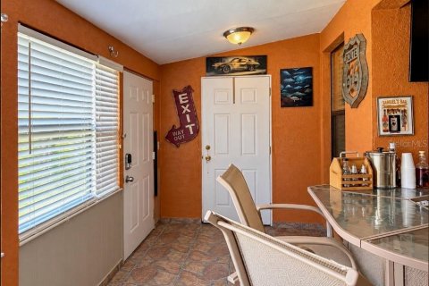 Villa ou maison à vendre à Kissimmee, Floride: 4 chambres, 222.22 m2 № 2413910 - photo 11