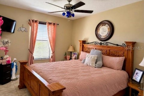 Villa ou maison à vendre à Kissimmee, Floride: 4 chambres, 222.22 m2 № 2413910 - photo 6