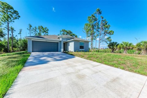 Casa en alquiler en Port Charlotte, Florida, 4 dormitorios, 180.32 m2 № 1908300 - foto 1