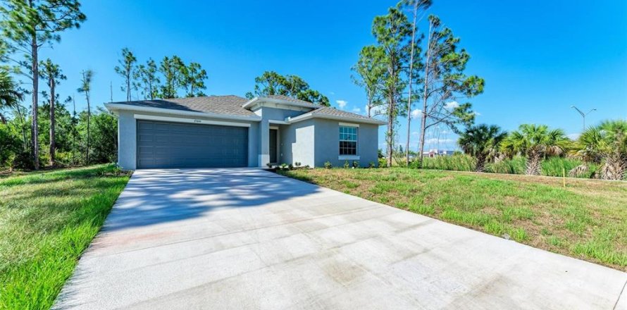 Casa en Port Charlotte, Florida 4 dormitorios, 180.32 m2 № 1908300
