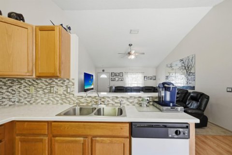 Villa ou maison à vendre à Port St. Lucie, Floride: 3 chambres, 116.96 m2 № 2416219 - photo 9