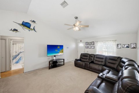 Villa ou maison à vendre à Port St. Lucie, Floride: 3 chambres, 116.96 m2 № 2416219 - photo 12