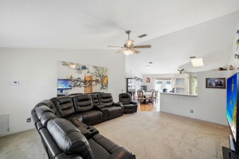 Villa ou maison à vendre à Port St. Lucie, Floride: 3 chambres, 116.96 m2 № 2416219 - photo 13